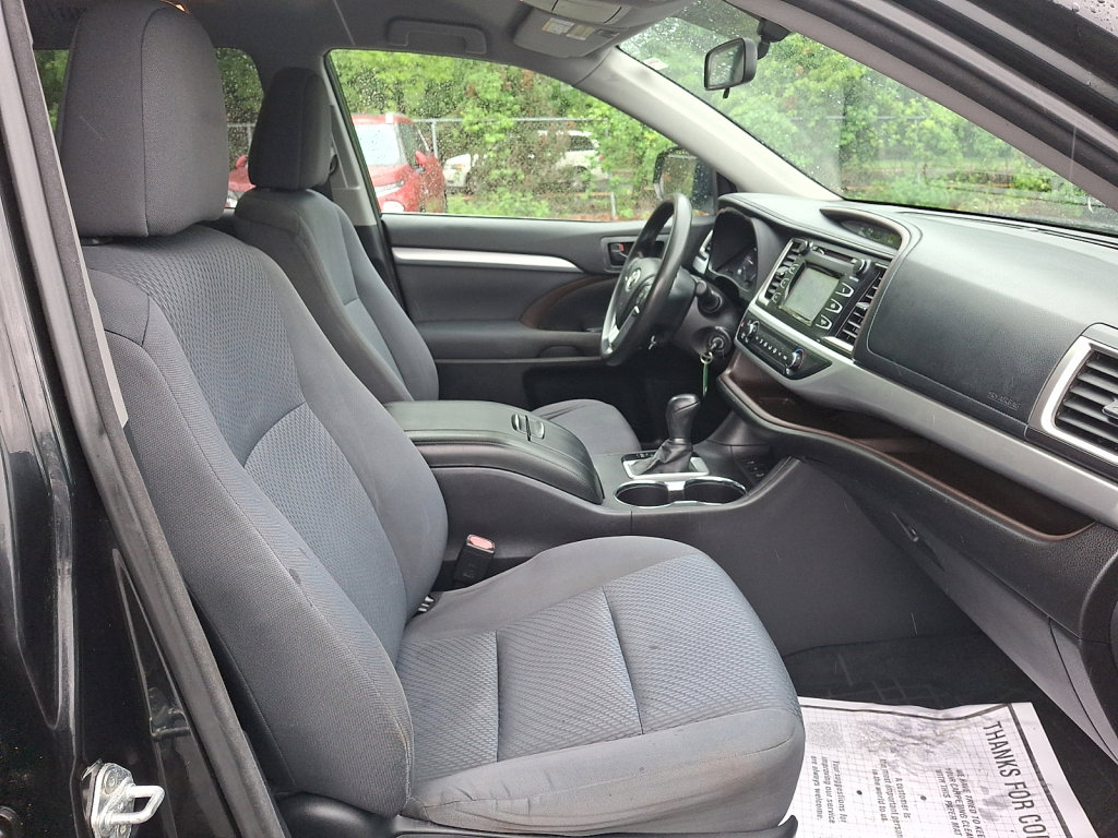 Used 2015 Toyota Highlander LE AWD/4WD image 11
