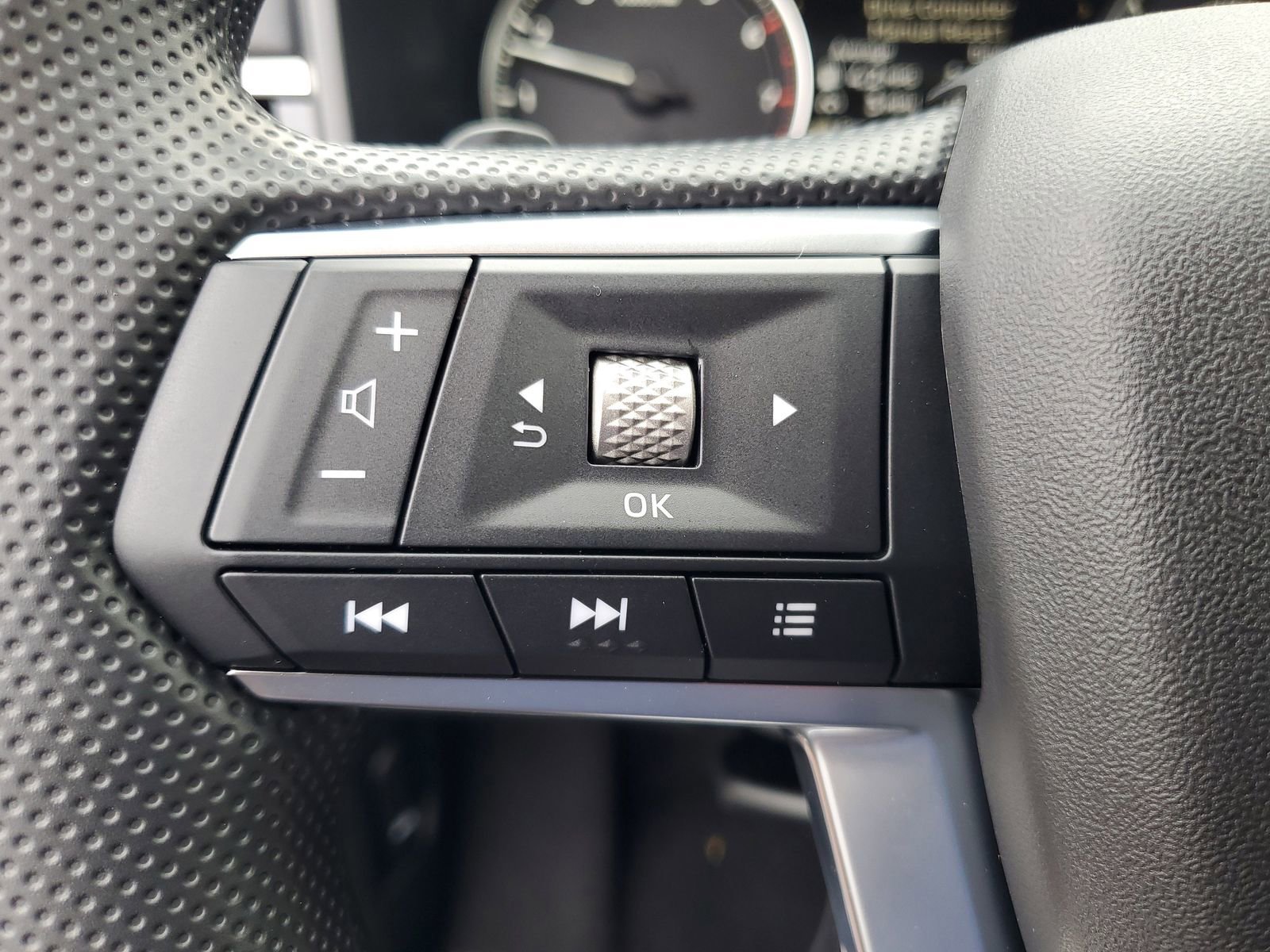 New 2026 Mitsubishi Outlander ES image 11