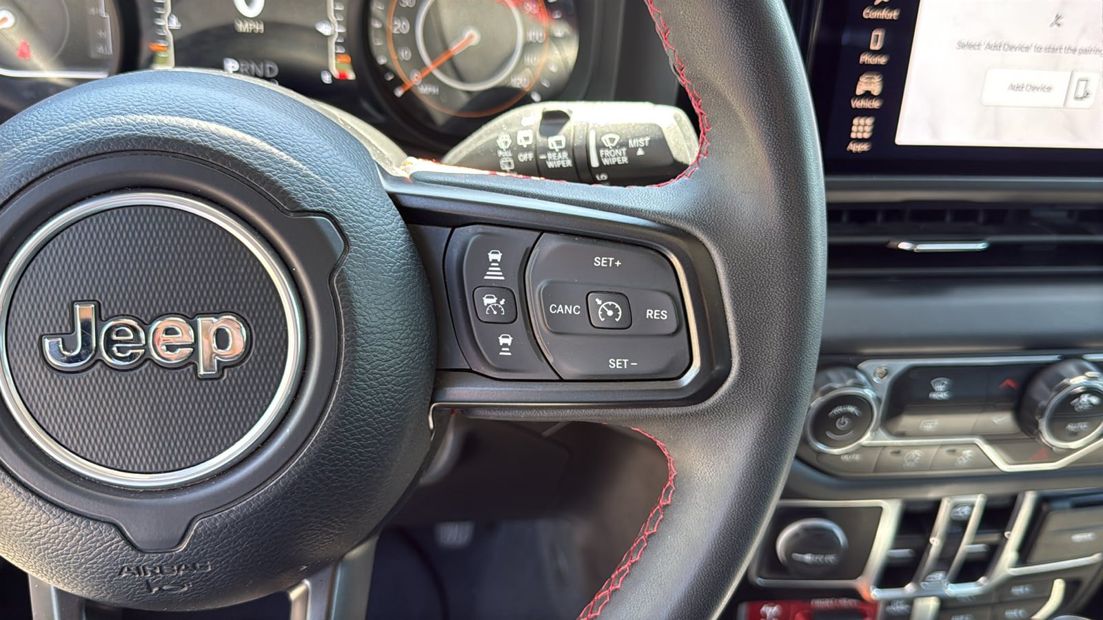 Used 2024 Jeep Wrangler Unlimited Rubicon AWD/4WD image 15