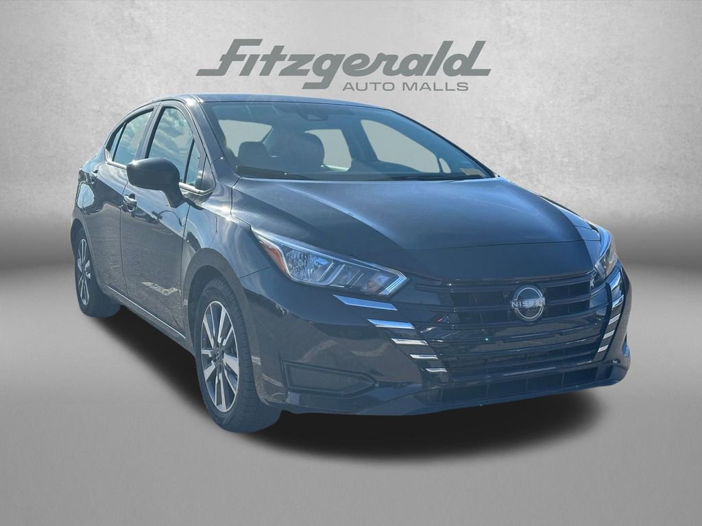 Used 2023 Nissan Versa SV image 1
