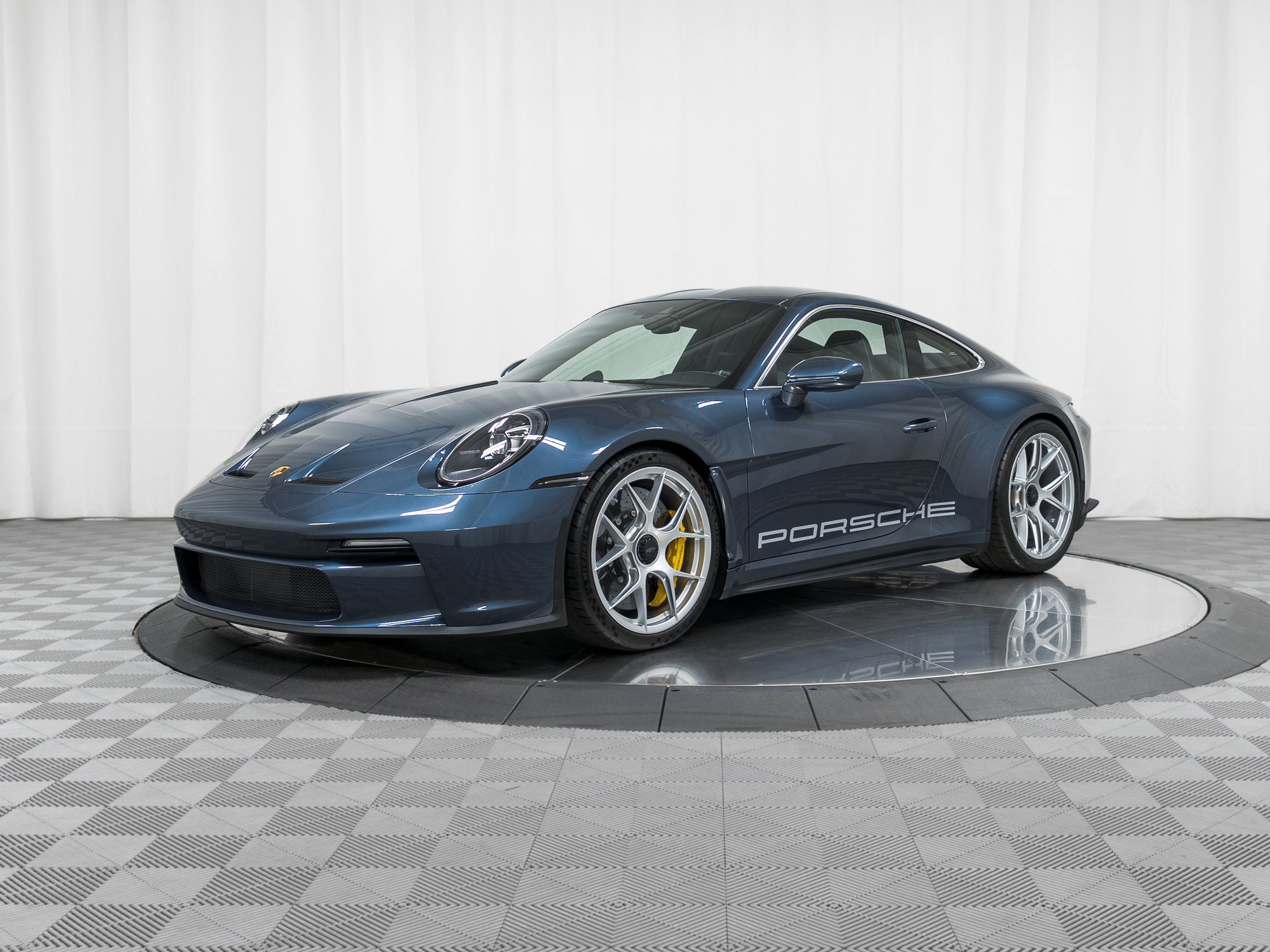 Used 2024 Porsche 911 GT3 RS RWD image 1