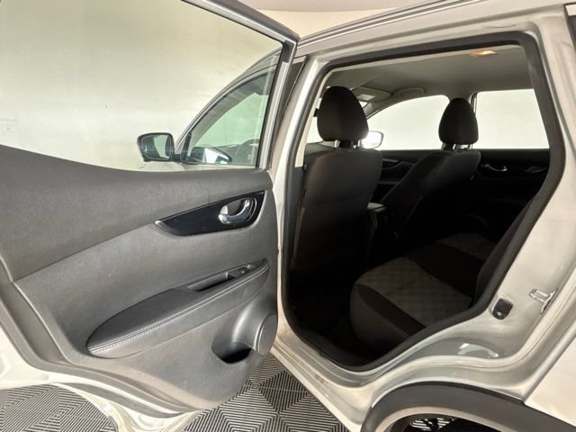 Used 2017 Nissan Rogue Sport SV w/ SV Premium Package AWD/4WD image 18