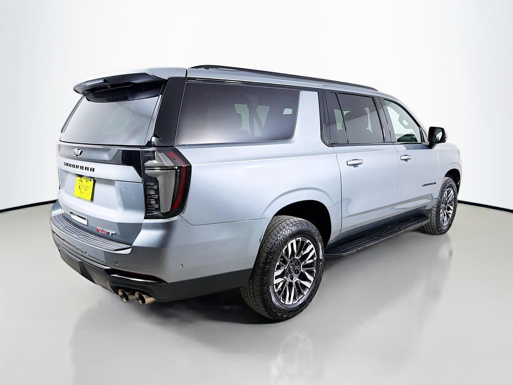 Used 2026 Chevrolet Suburban RST w/ Comfort Package AWD/4WD image 6