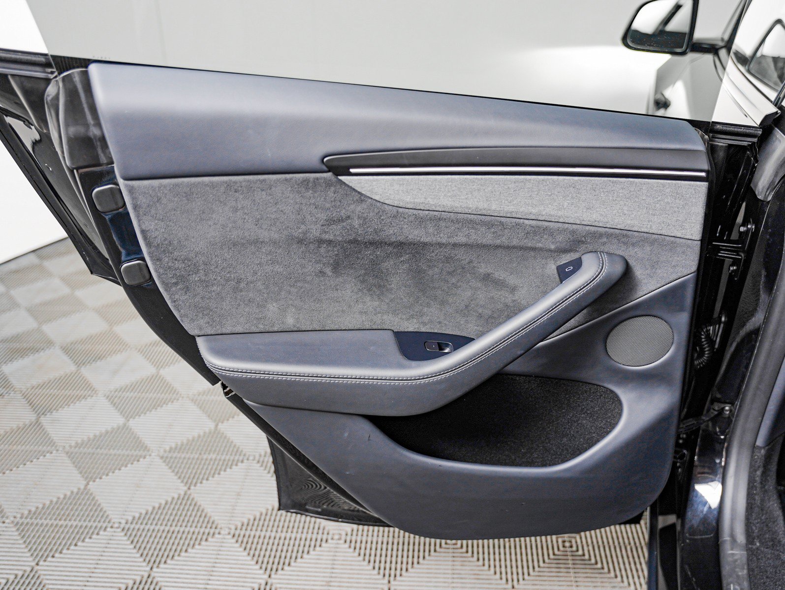 Used 2026 Tesla Model Y 2WD image 19