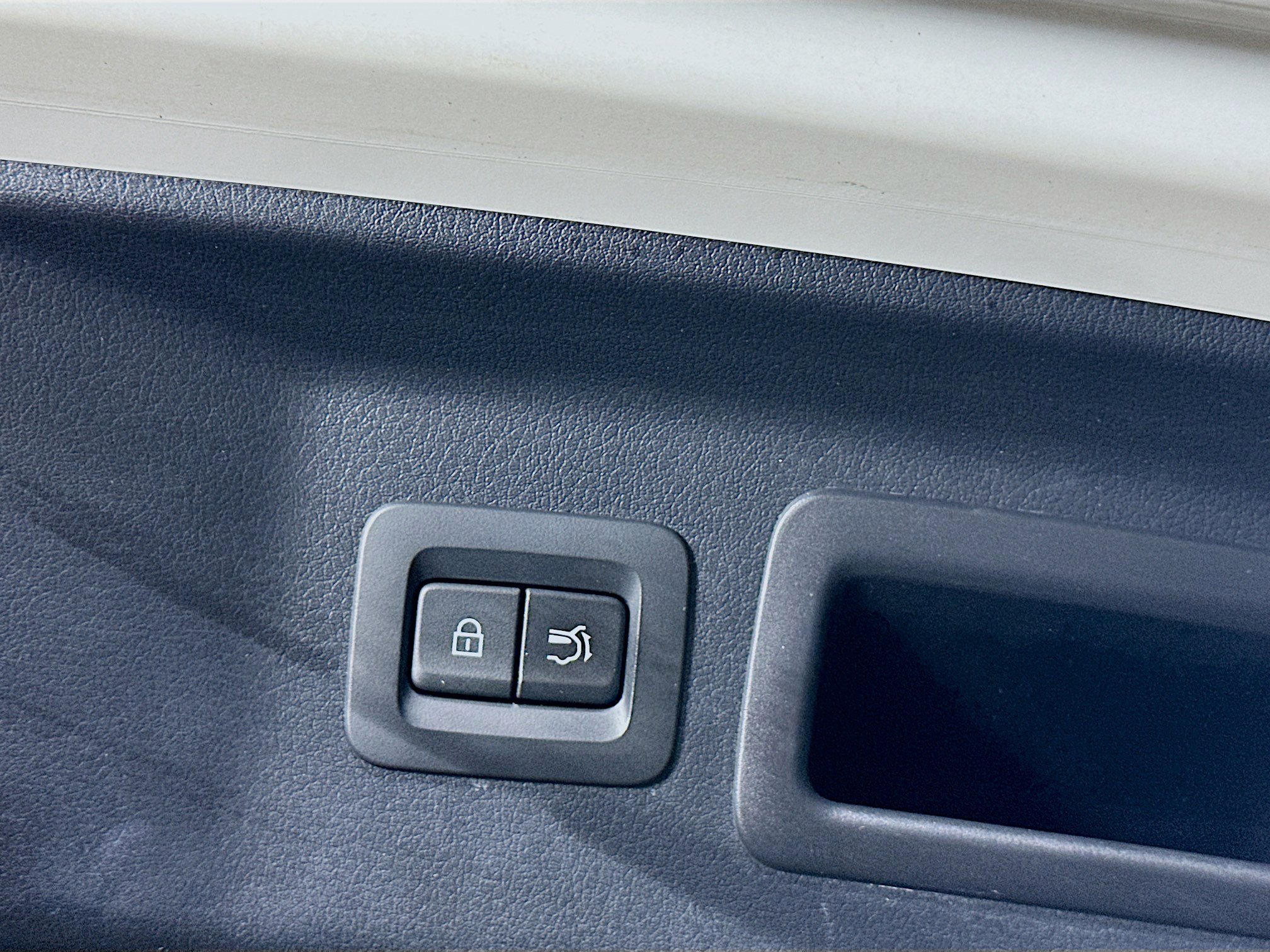 Used 2024 MAZDA CX-90 3.3 Turbo w/ Preferred Plus image 32