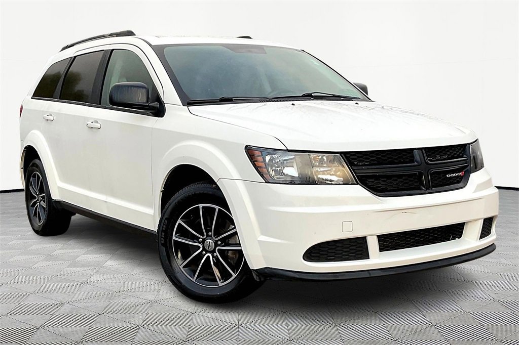 Used 2018 Dodge Journey SE w/ Blacktop Package image 1