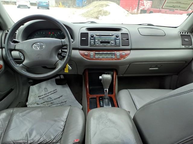 Used 2002 Toyota Camry XLE image 11
