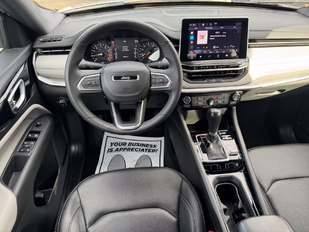 Used 2025 Jeep Compass Limited AWD/4WD image 20