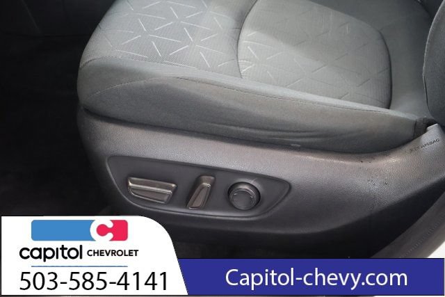 Used 2020 Toyota RAV4 XLE w/ Carpet Mat Package AWD/4WD image 13