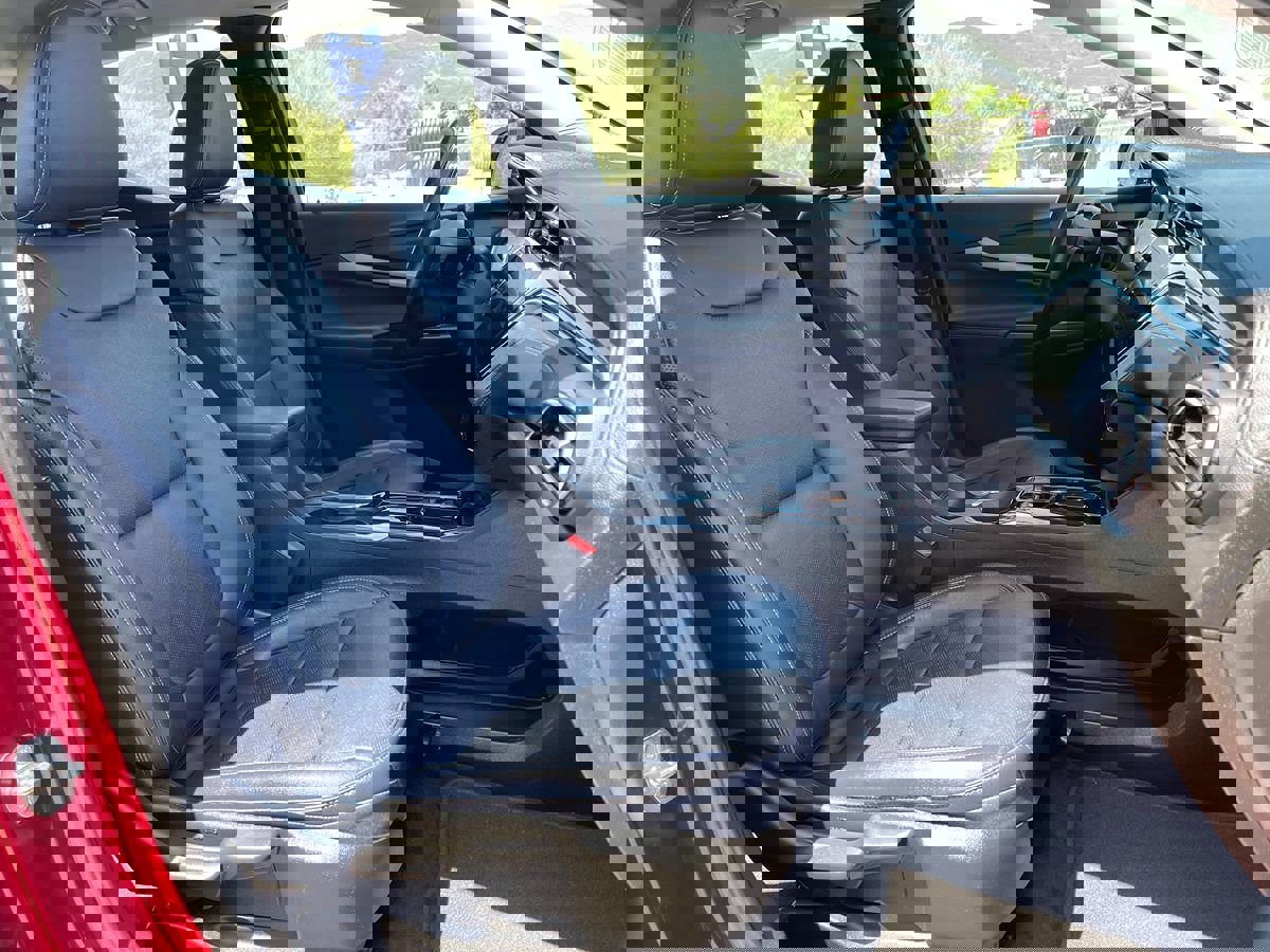Used 2022 Chevrolet Bolt EUV LT w/ Convenience Package image 21