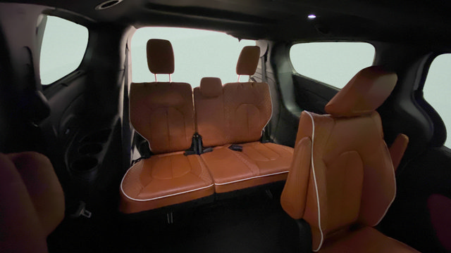 Used 2024 Chrysler Pacifica Pinnacle FWD image 30
