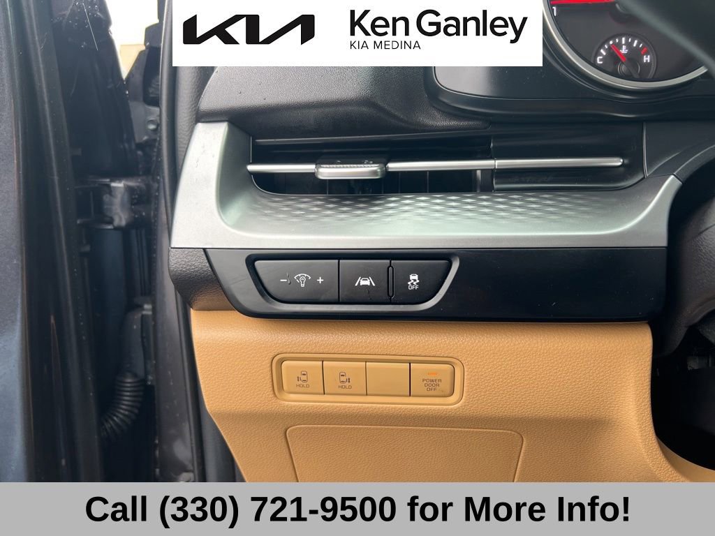 Used 2024 Kia Carnival LX FWD image 30