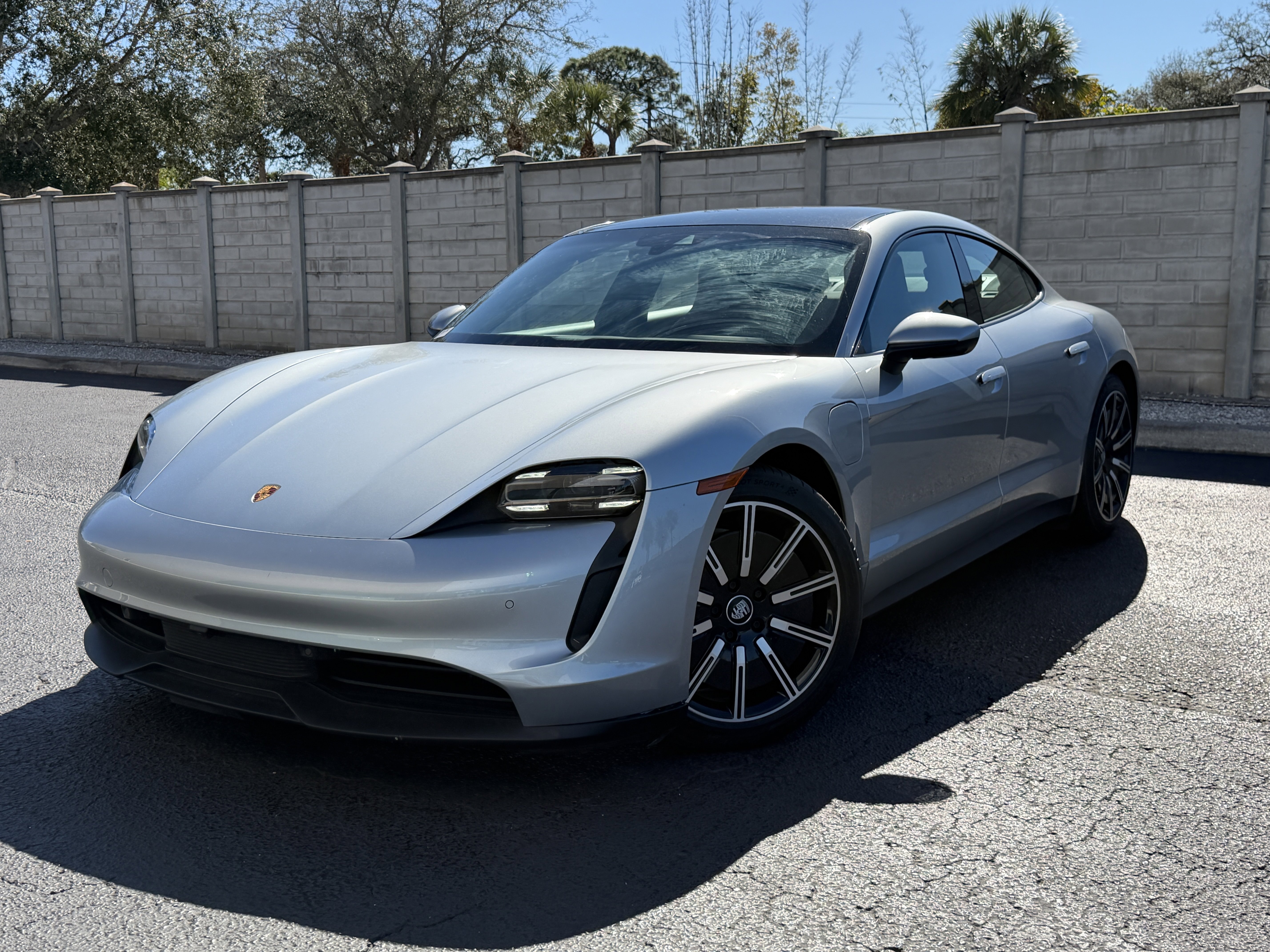 Certified 2023 Porsche Taycan image 1