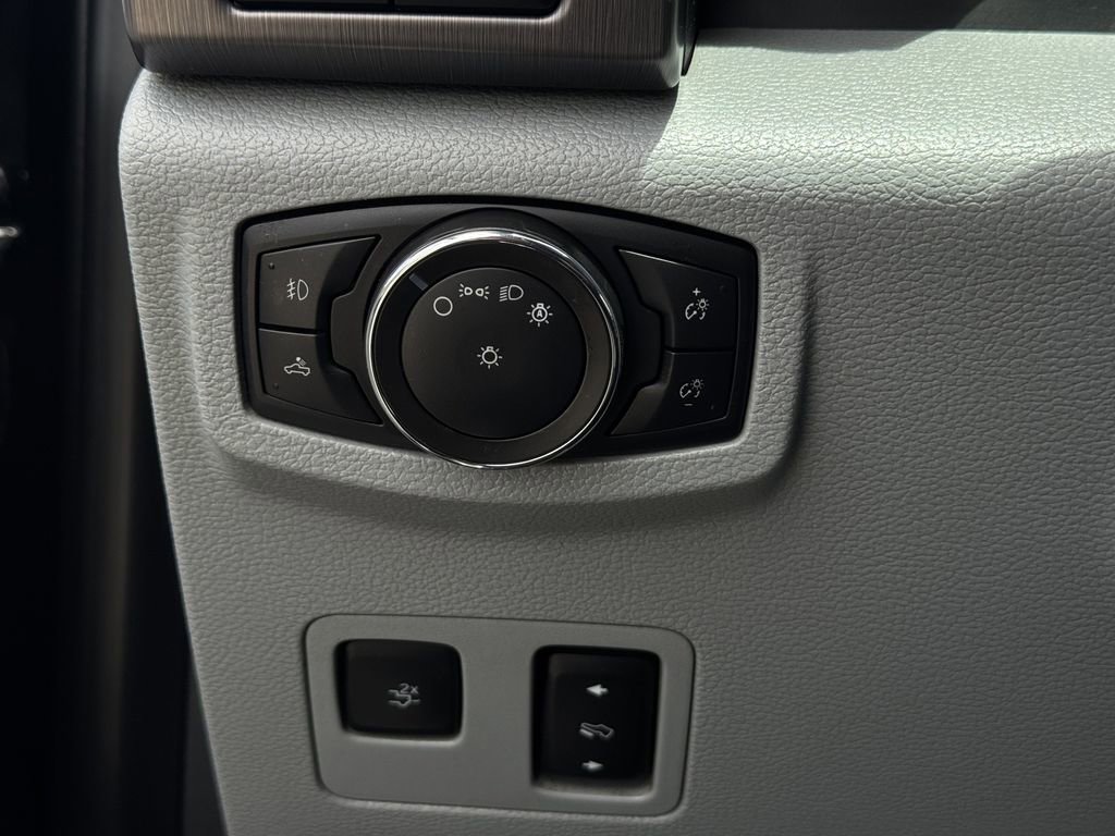 Used 2022 Ford F350 Limited AWD/4WD image 24