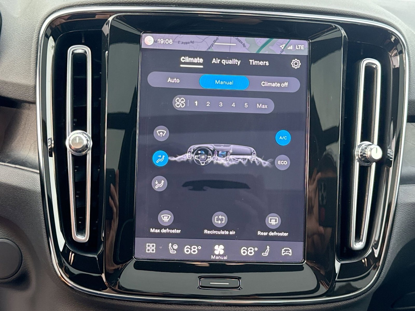 Used 2023 Volvo XC40 Recharge Ultimate AWD/4WD image 36