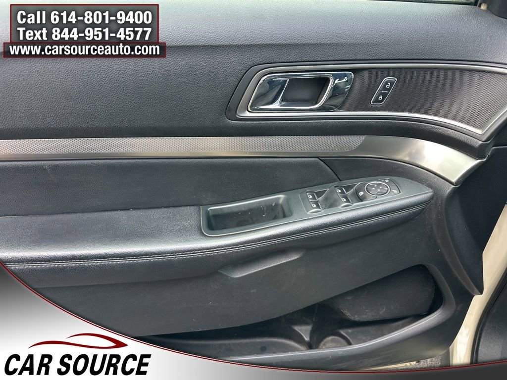 Used 2018 Ford Explorer XLT image 11