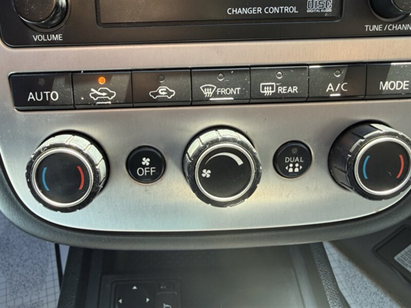 Used 2005 Nissan Murano SL FWD image 11