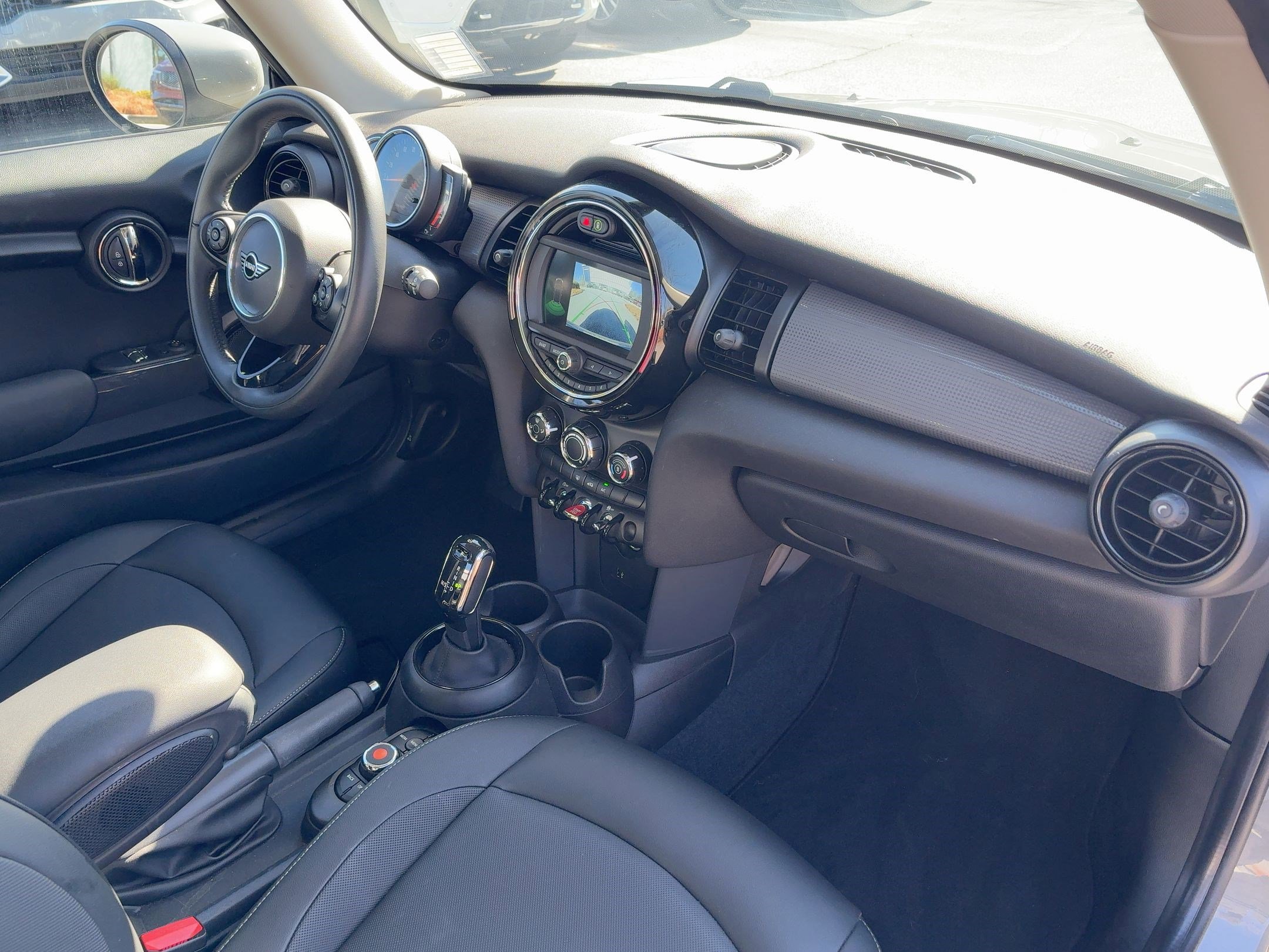 Used 2021 MINI Cooper 2-Door Hardtop image 30