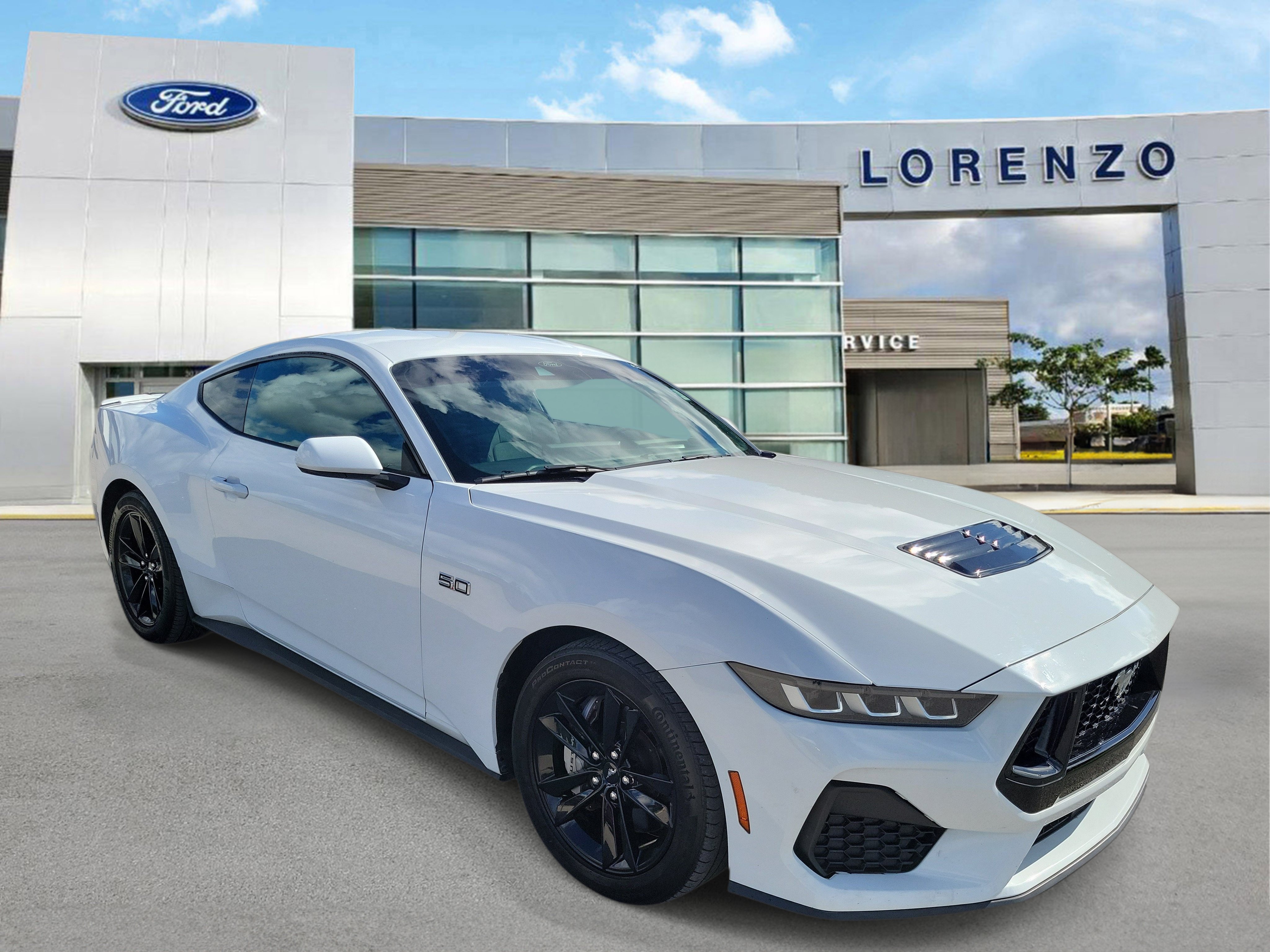 Used 2024 Ford Mustang GT RWD image 3