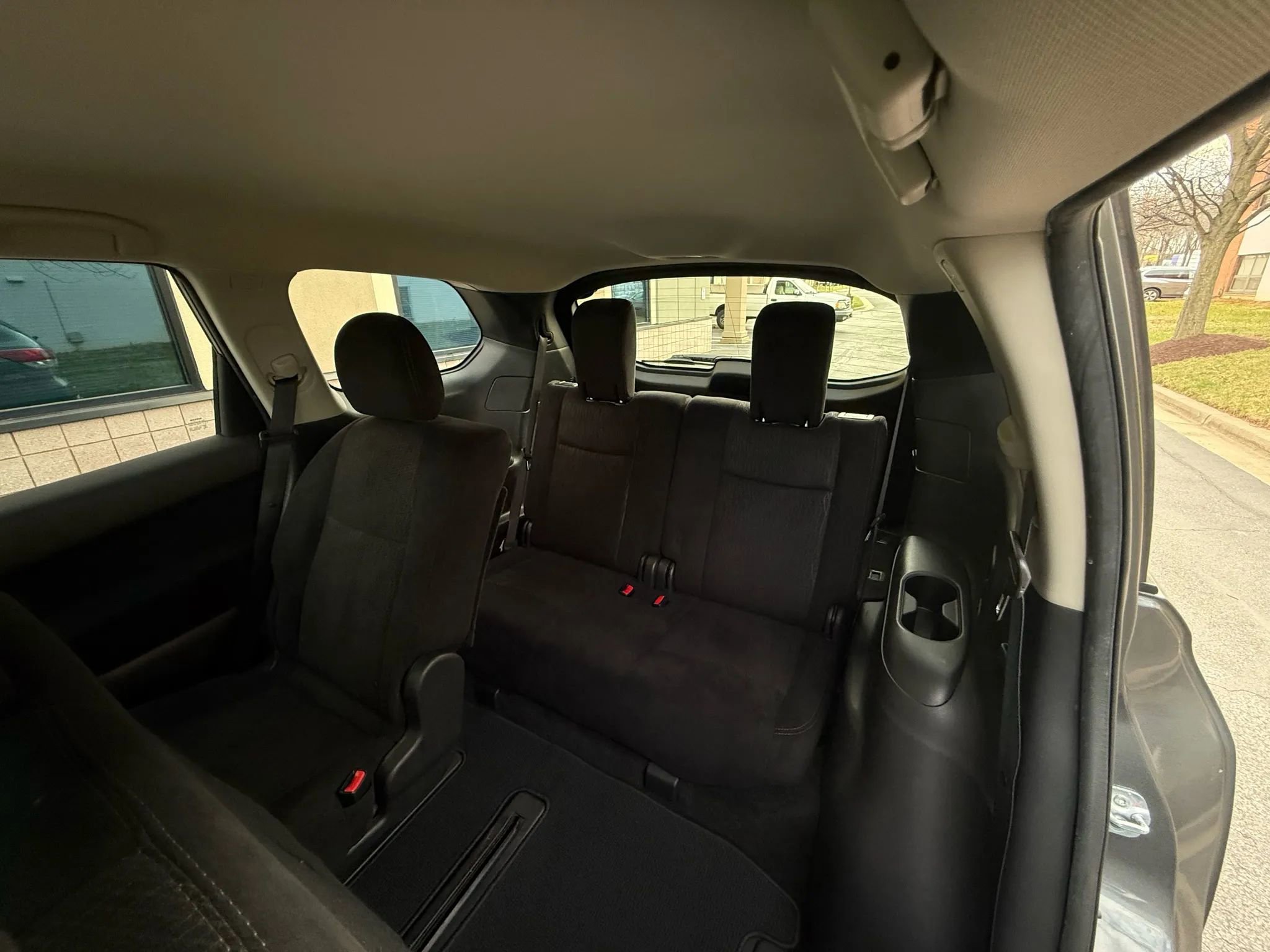 Used 2016 Nissan Pathfinder SV image 25