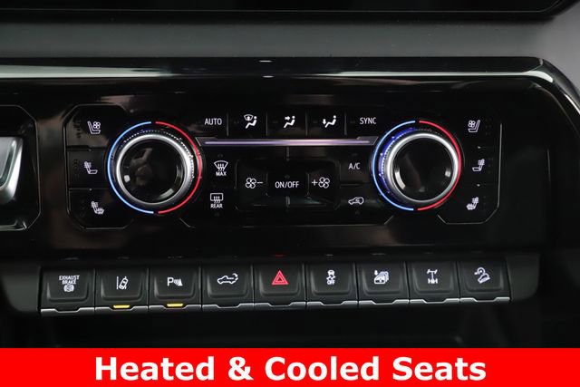 Used 2025 GMC Sierra 2500 AT4X image 4