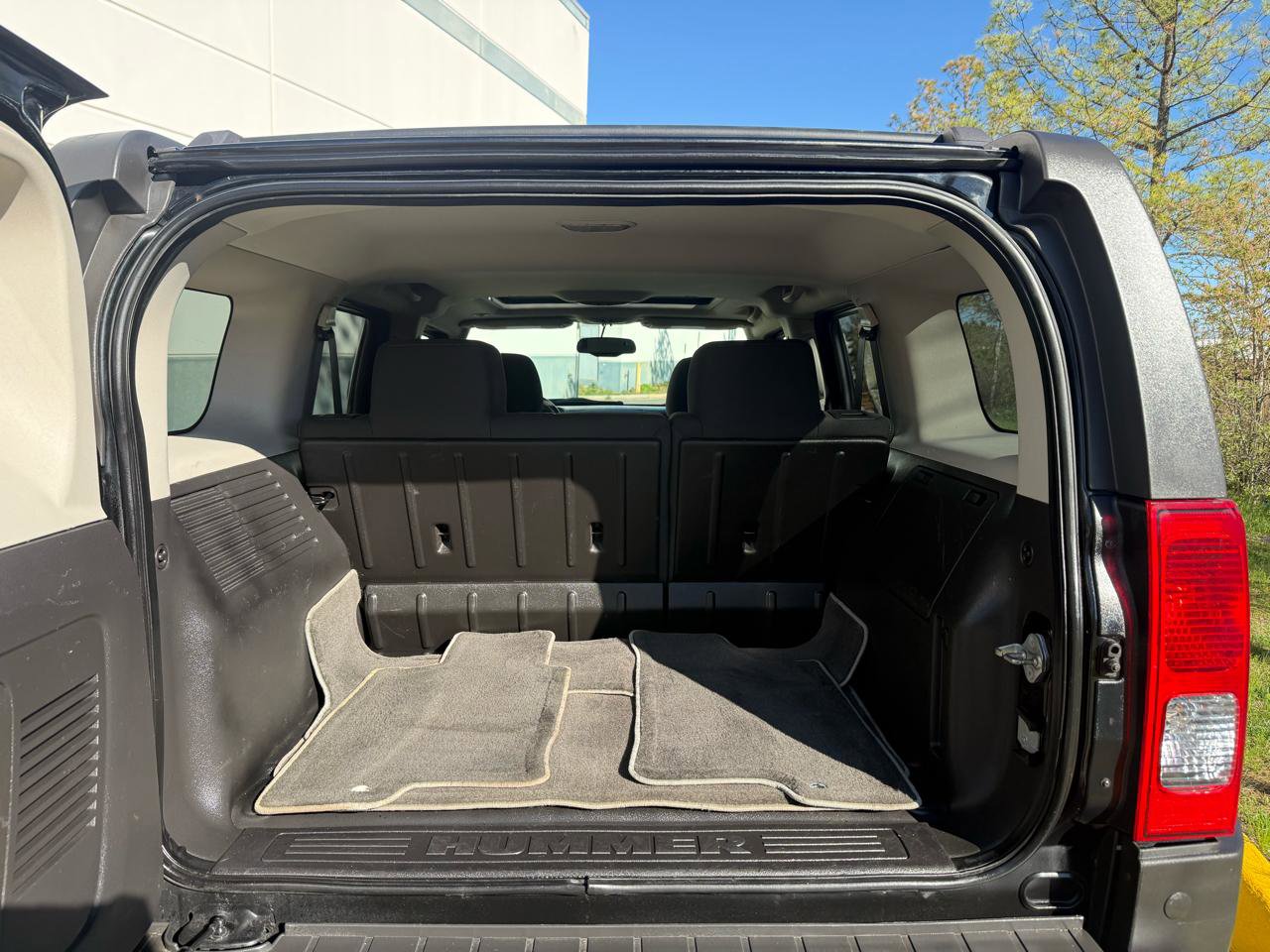 Used 2010 HUMMER H3 Adventure image 22