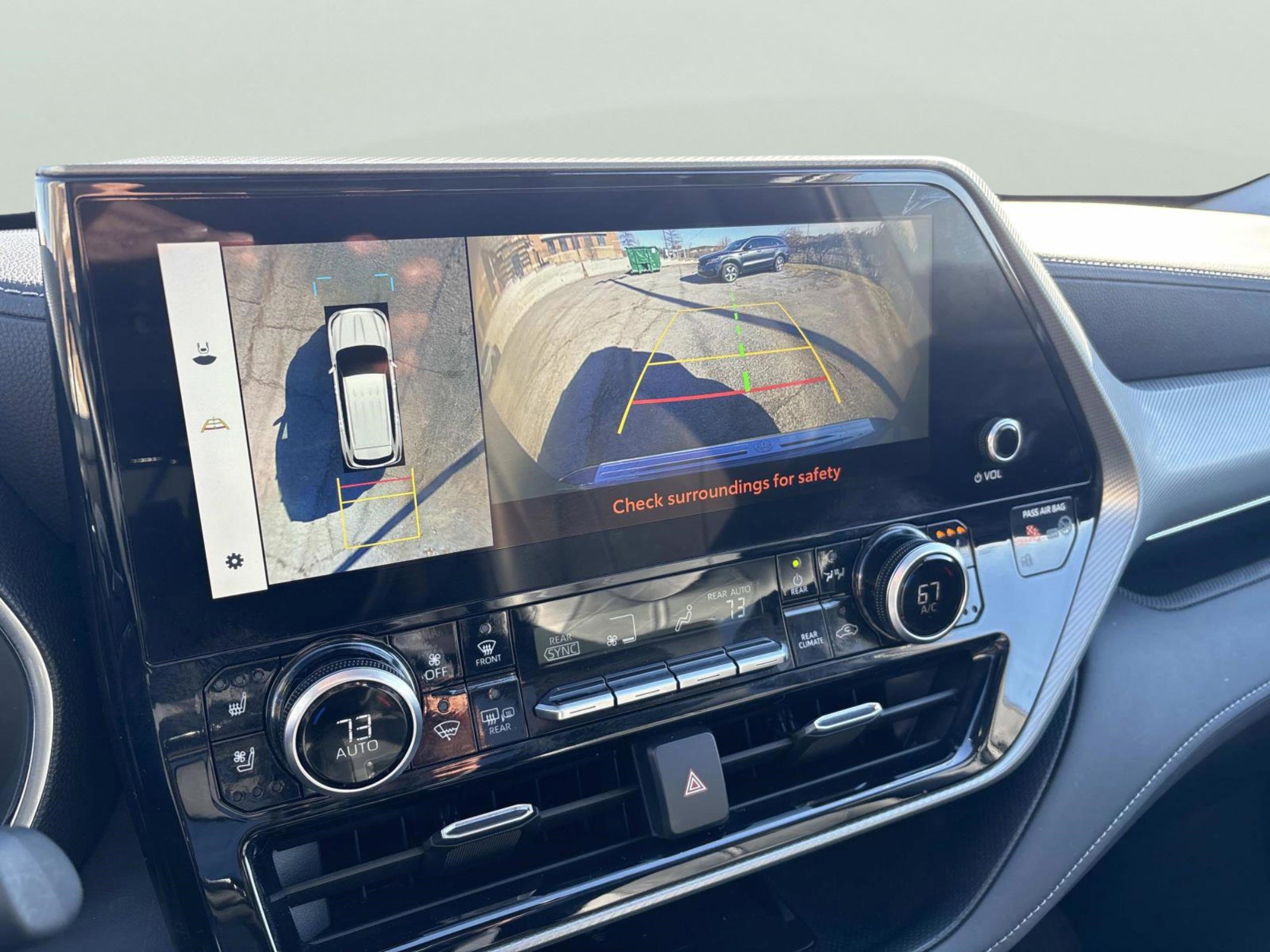 Used 2023 Toyota Highlander Platinum image 34