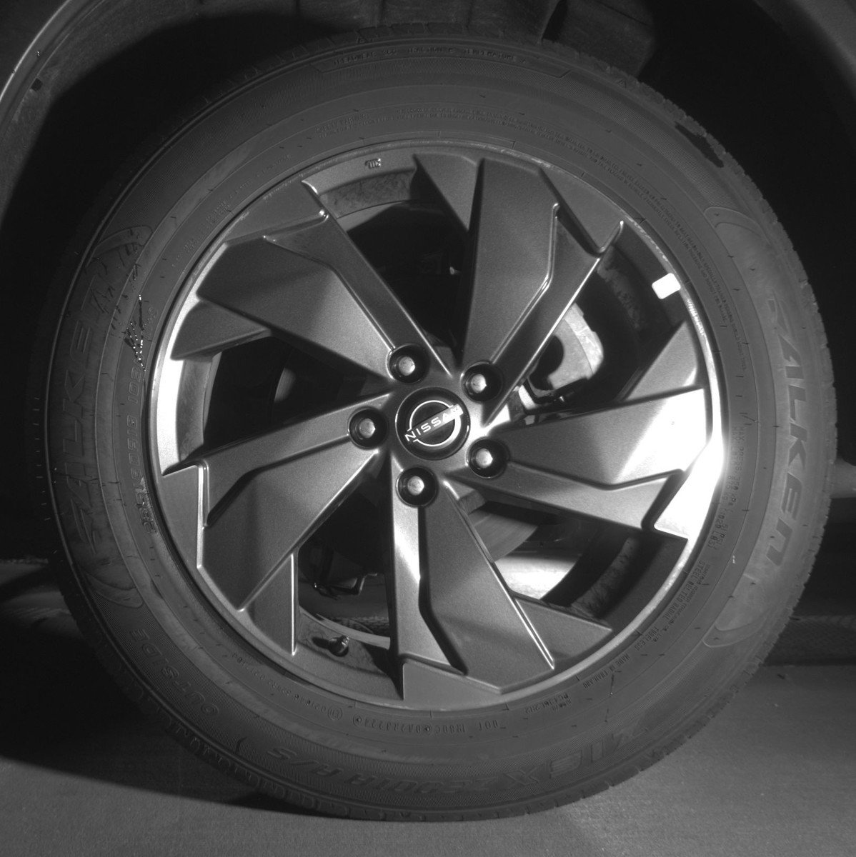 Used 2025 Nissan Rogue SV FWD image 14