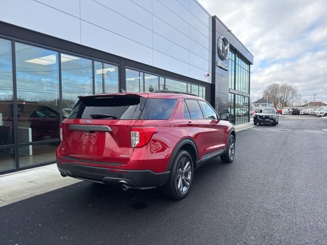Used 2023 Ford Explorer XLT w/ Equipment Group 202A image 3
