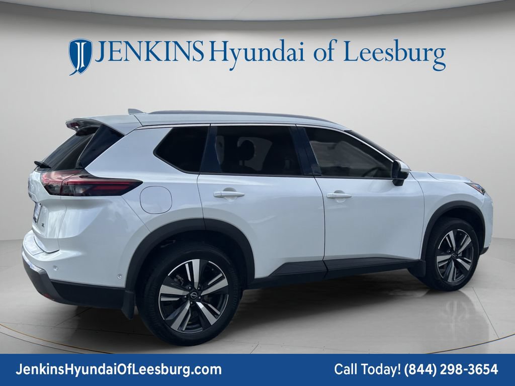 Used 2024 Nissan Rogue SL FWD image 5