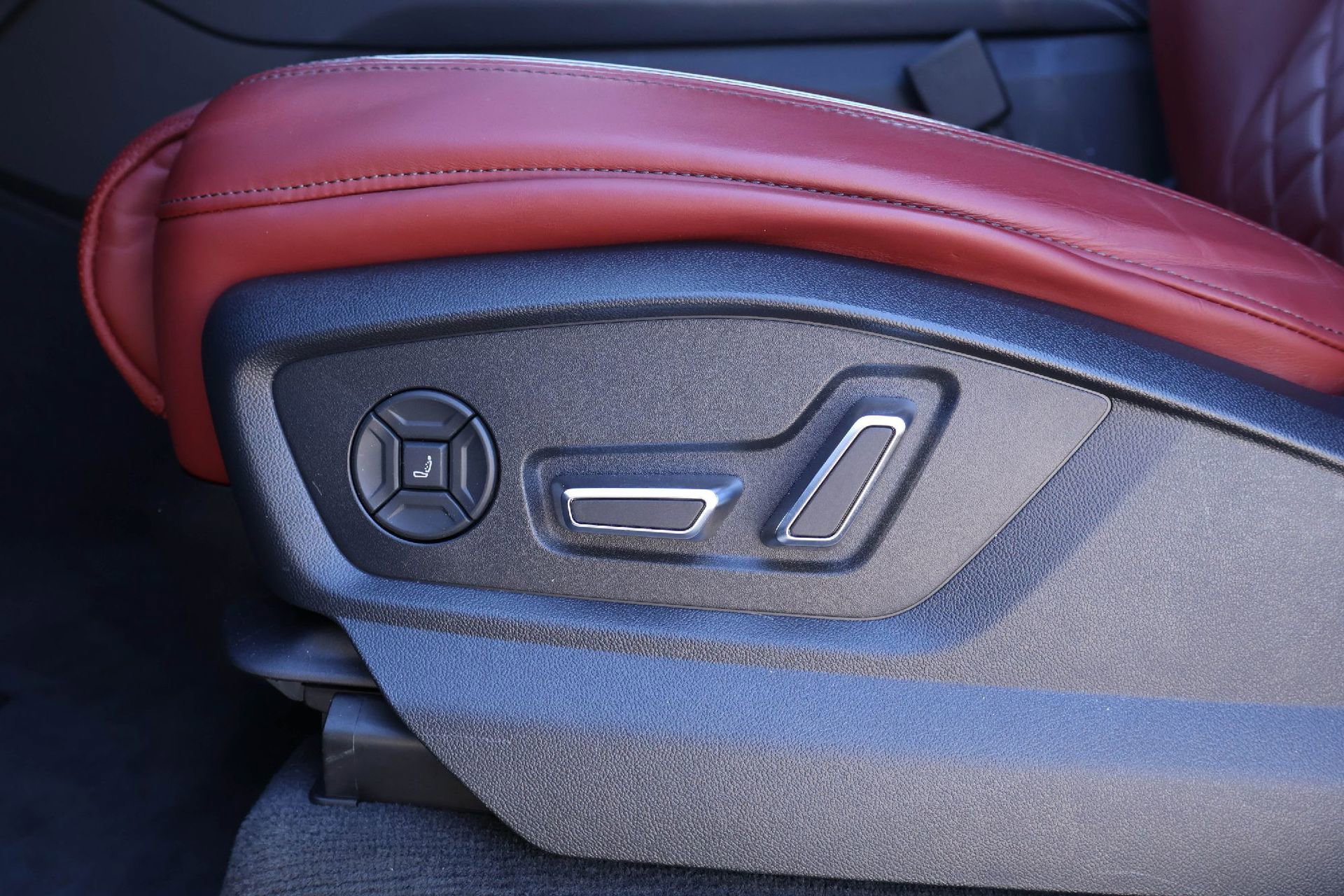 Used 2024 Audi SQ7 Prestige image 24