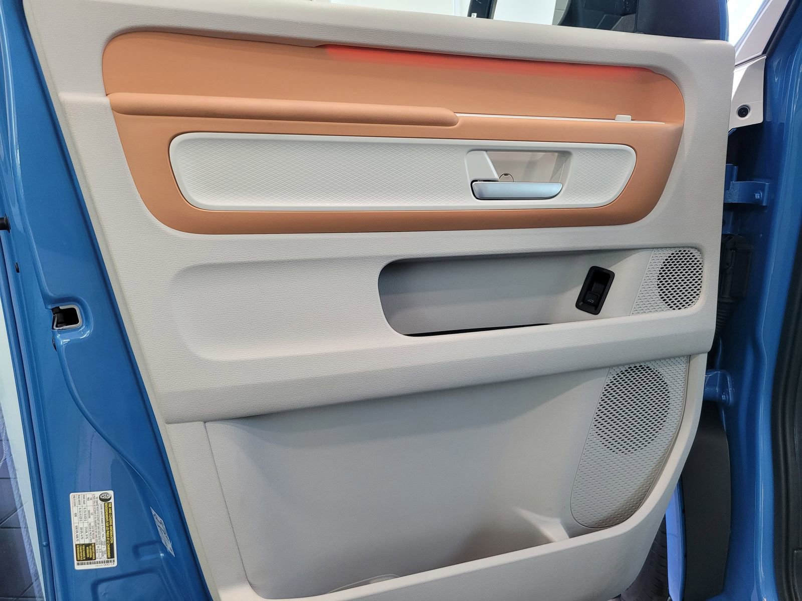 Used 2025 Volkswagen ID. Buzz 1st Edition image 14