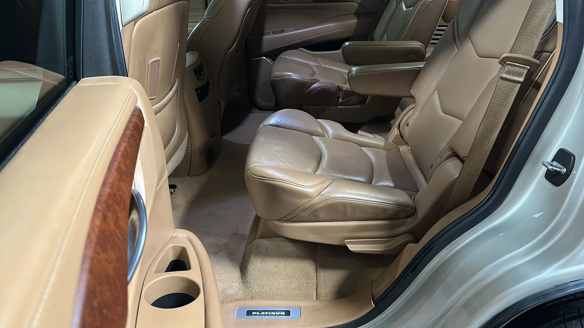 Used 2016 Cadillac Escalade Platinum image 11