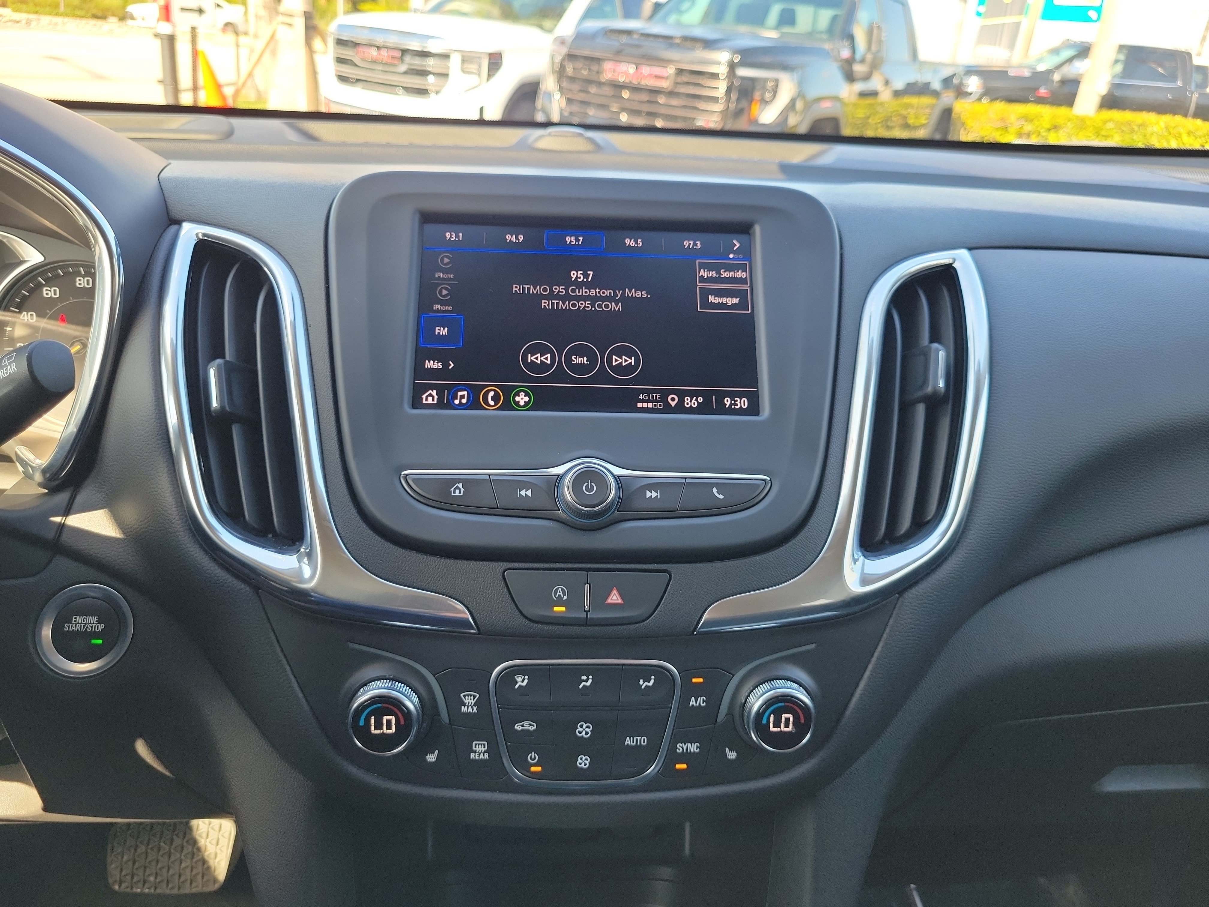Used 2024 Chevrolet Equinox LT FWD image 22