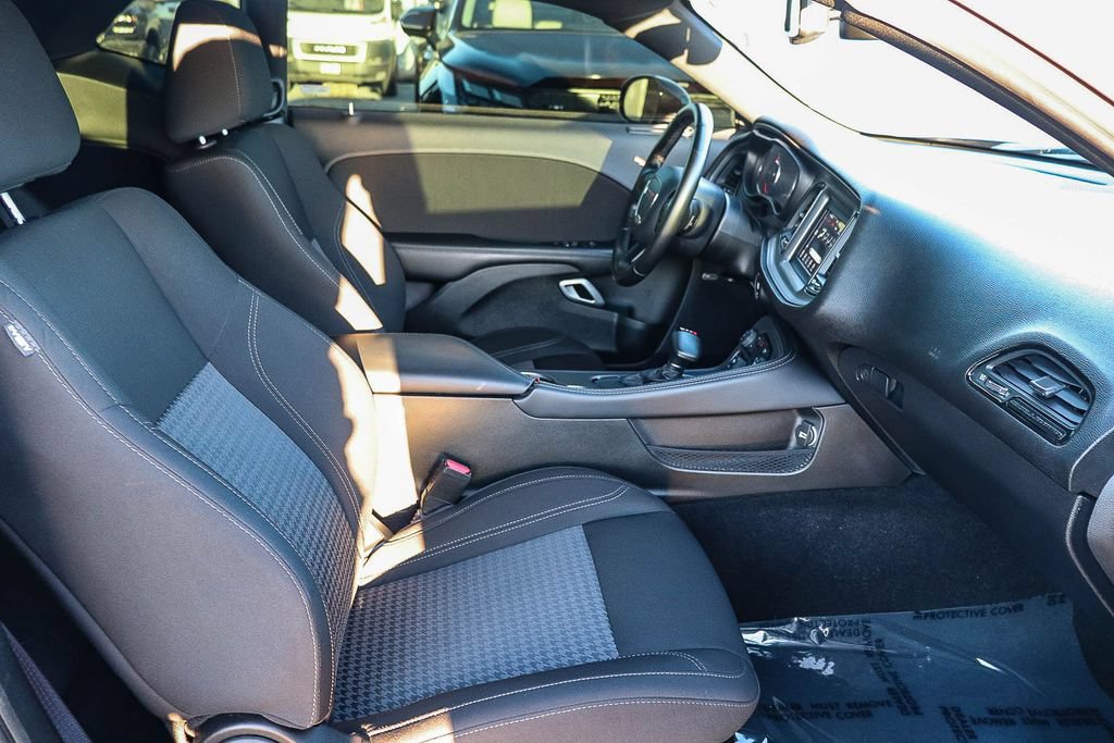 Used 2023 Dodge Challenger SXT RWD image 18