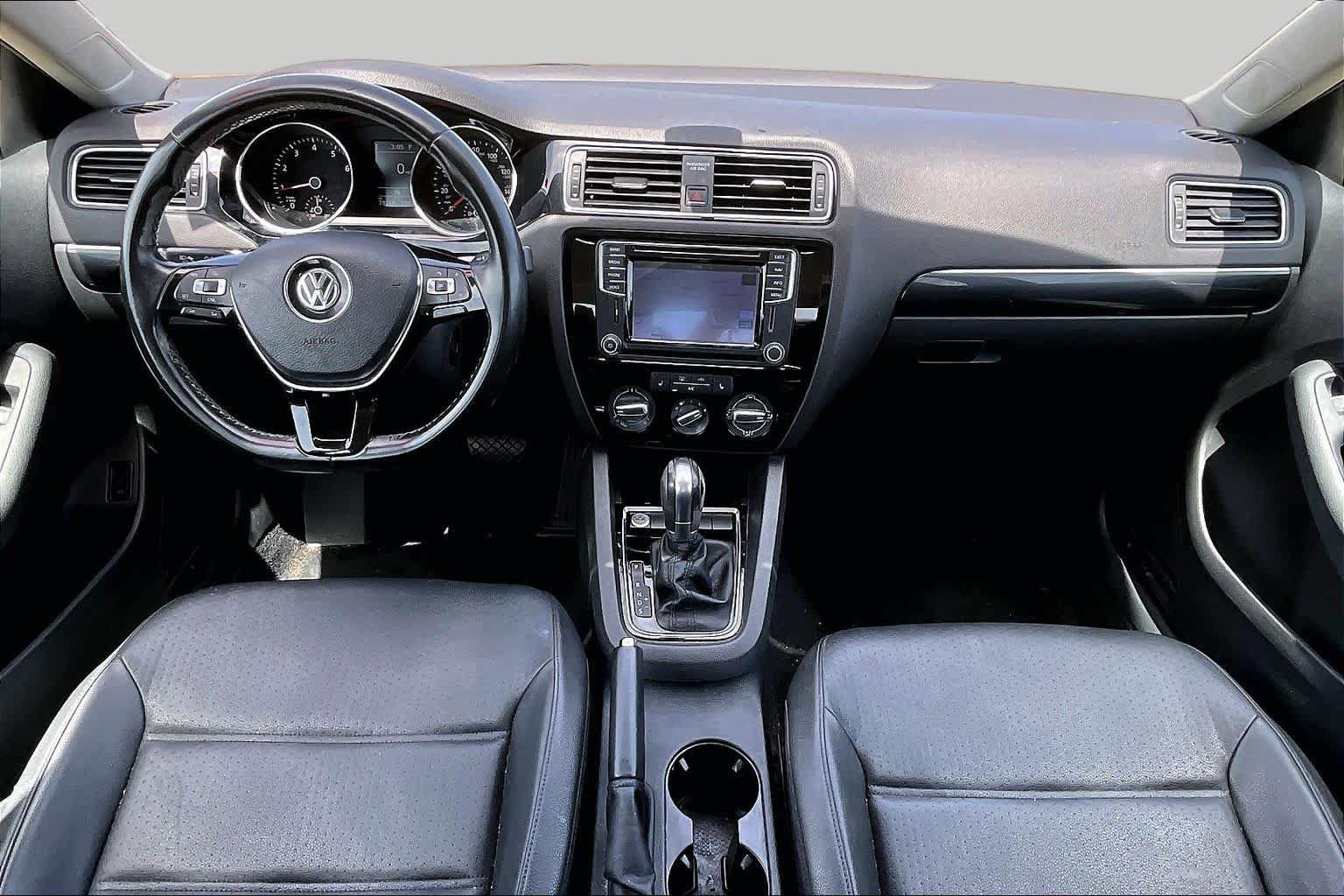 Used 2016 Volkswagen Jetta SEL w/ Lighting Package FWD image 16