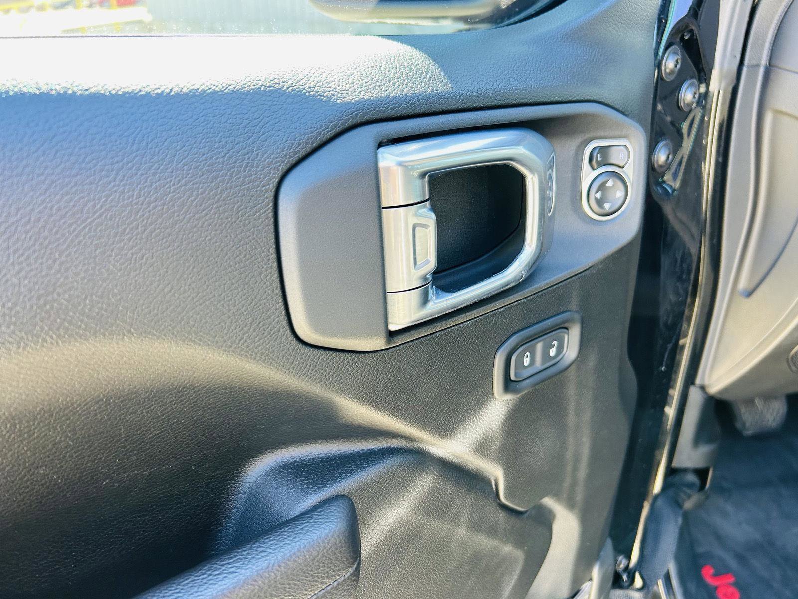 Used 2024 Jeep Gladiator Mojave w/ Technology Group image 12