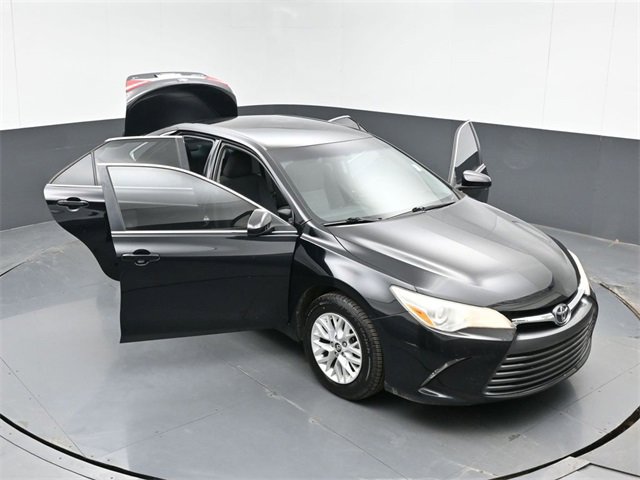 Used 2016 Toyota Camry LE image 45