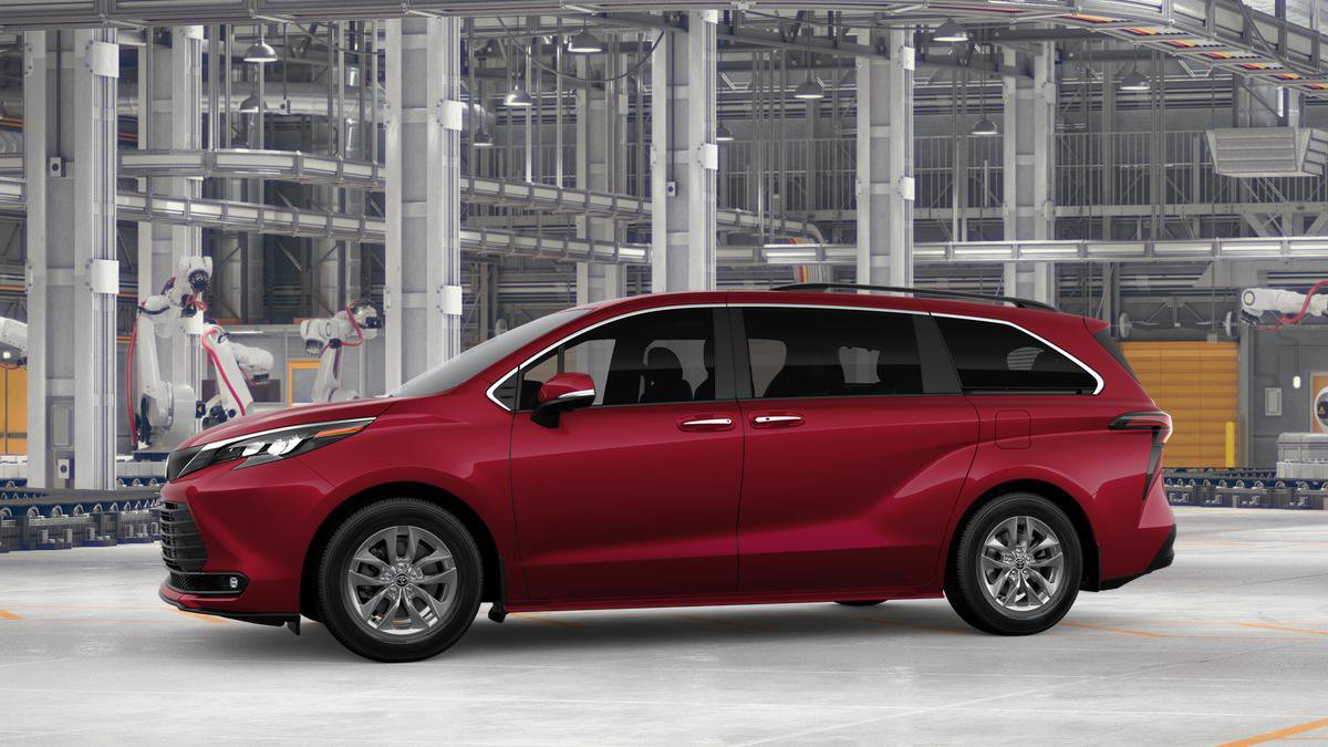New 2026 Toyota Sienna XLE FWD image 3