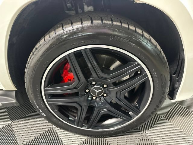 Used 2015 Mercedes-Benz GL 63 AMG 4MATIC image 33