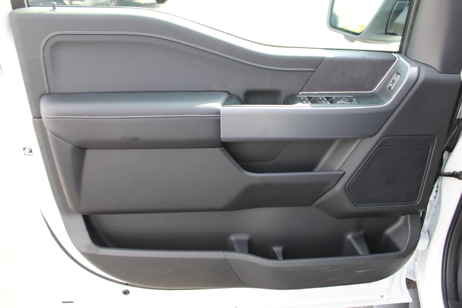 New 2025 Ford F150 XLT w/ Equipment Group 302A MID image 17