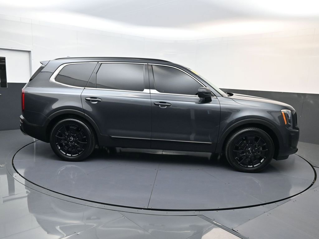 Used 2022 Kia Telluride EX w/ EX Premium Package image 2