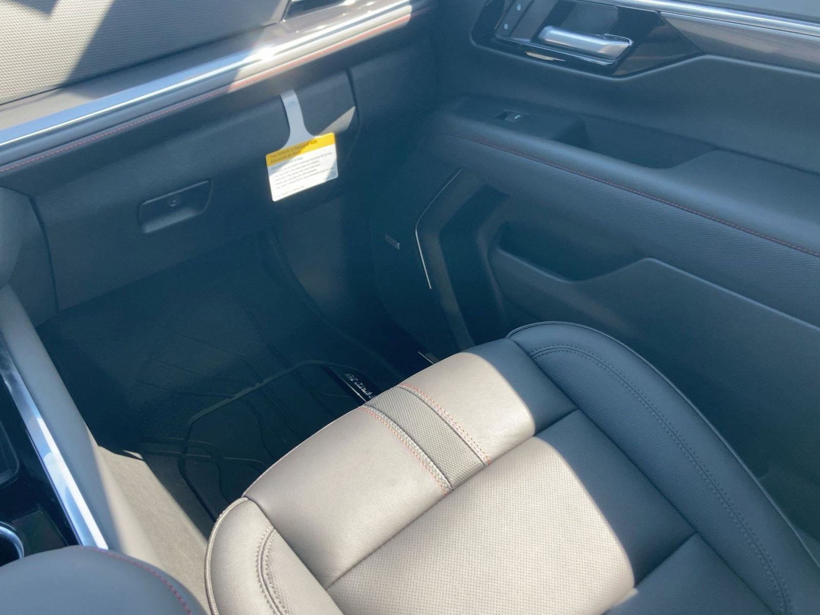 New 2026 Chevrolet Suburban RST w/ Comfort Package image 28