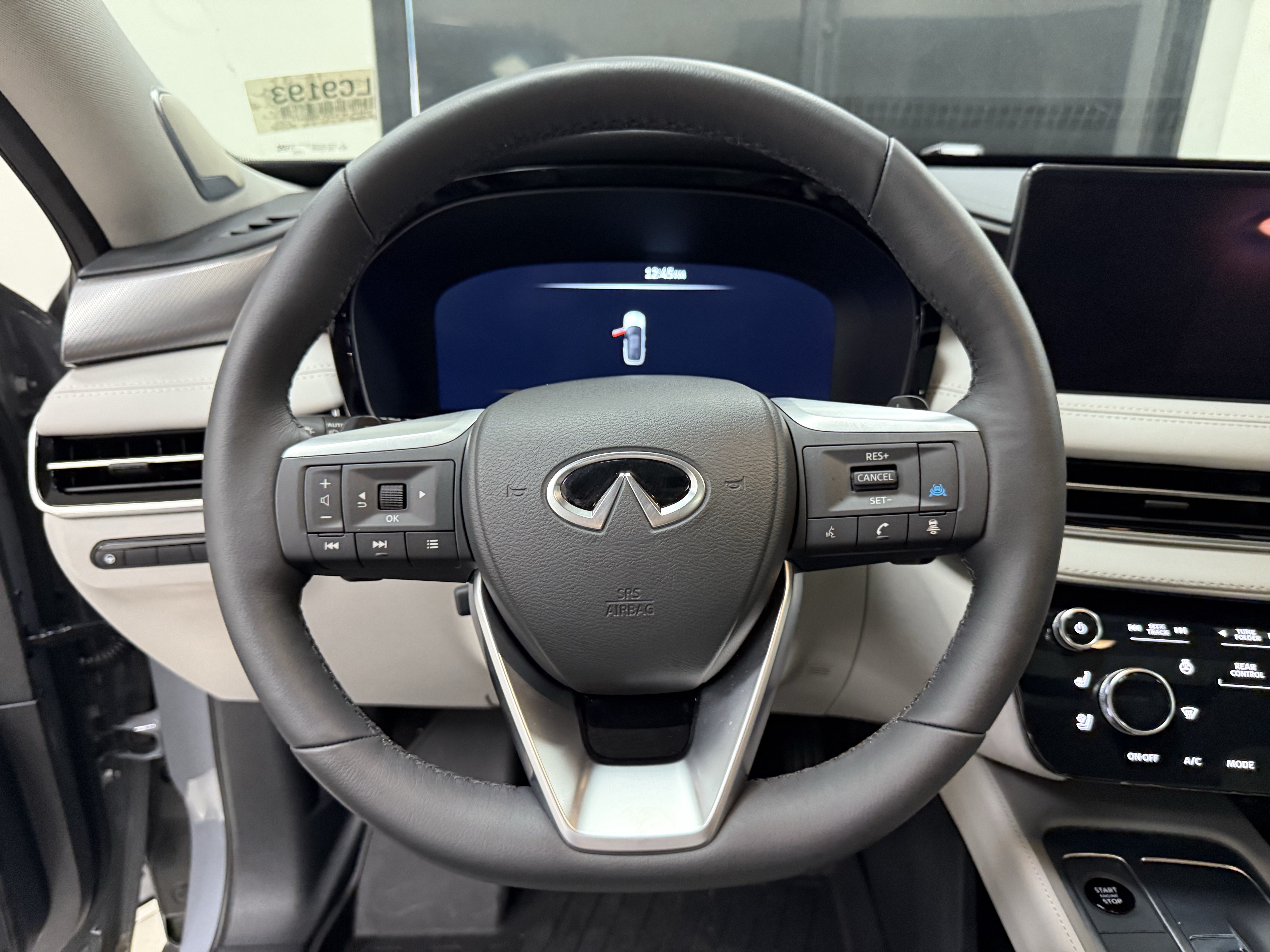 Certified 2027 INFINITI QX60 Luxe w/ Cargo Package FWD image 18