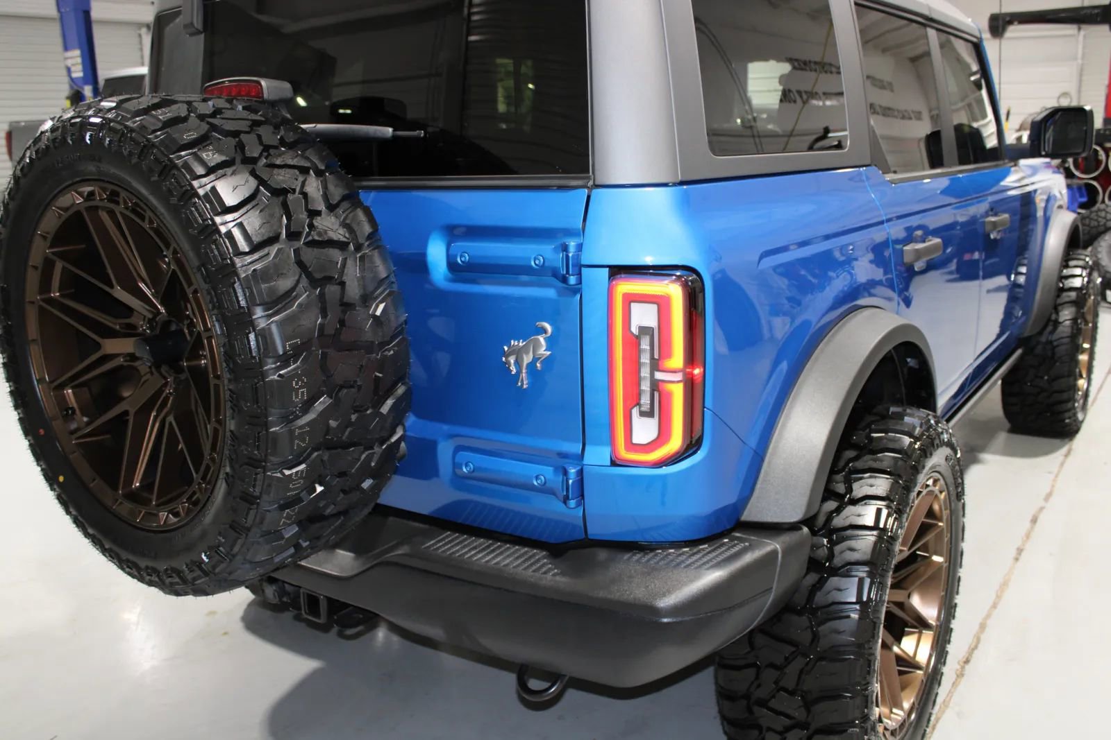 Used 2023 Ford Bronco Badlands AWD/4WD image 9