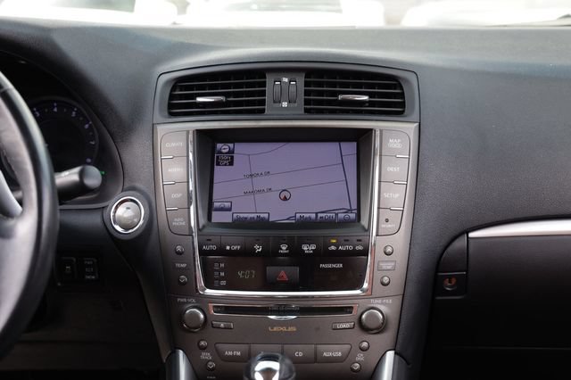 Used 2011 Lexus IS 350C w/ Luxury Pkg RWD image 34