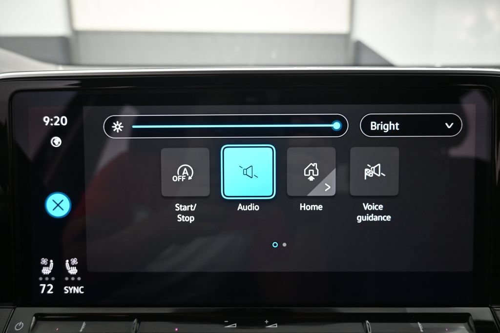 Used 2024 Volkswagen Atlas SE w/ Panoramic Sunroof Package FWD image 12