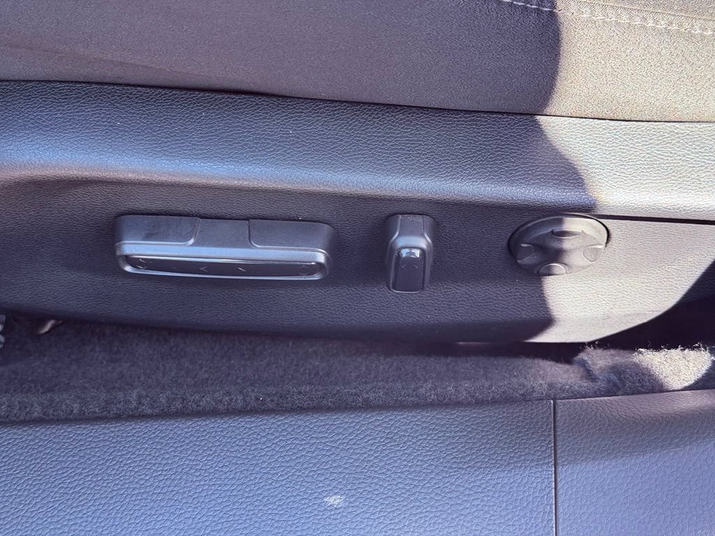 Used 2018 Honda Accord EX image 18