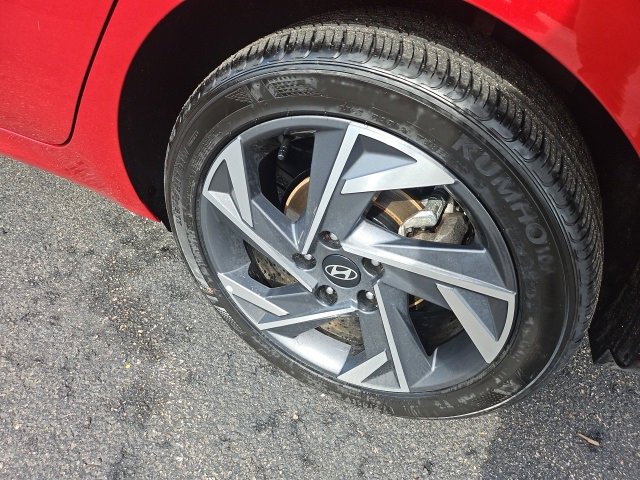 Certified 2025 Hyundai Elantra Sport image 16