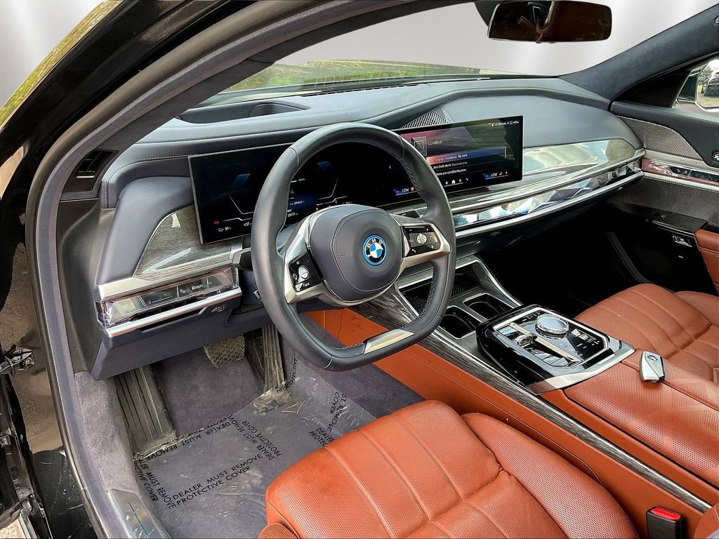 Used 2023 BMW i7 xDrive60 AWD/4WD image 16
